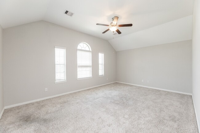 Building Photo - 18119 Tall Chestnut St