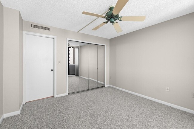 Building Photo - 4200 N Ocean Dr