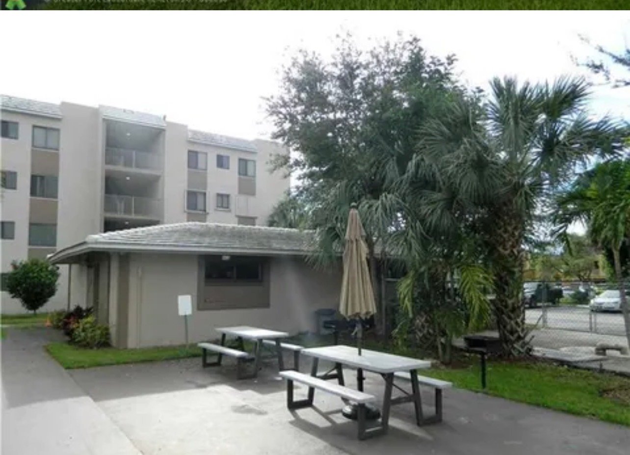 Building Photo - 3730 NW 88th Ave