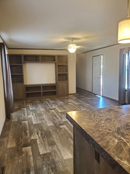 Building Photo - 6610 Lear Nagle Rd