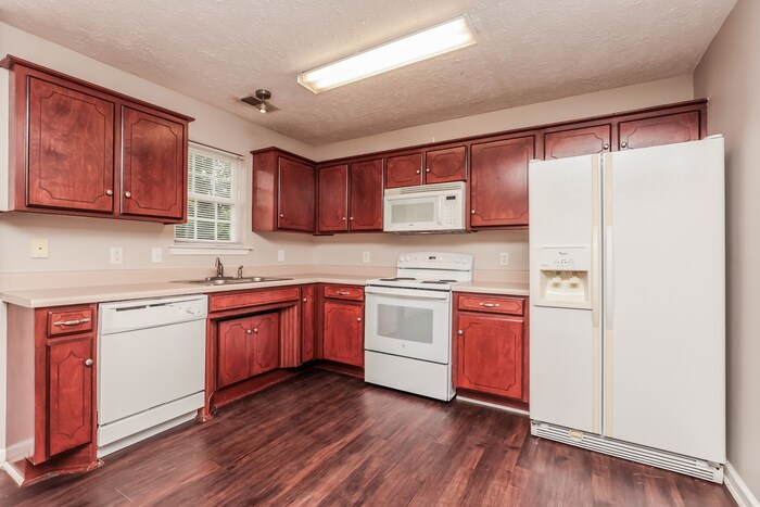 Building Photo - 534 Wildwood Dr