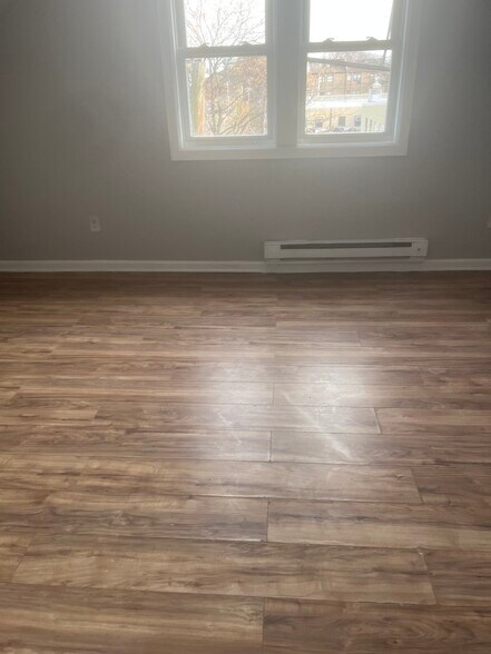 Building Photo - 375 S 10th St