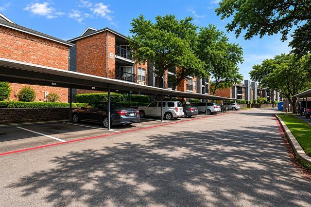 Building Photo - 18333 Roehampton Dr