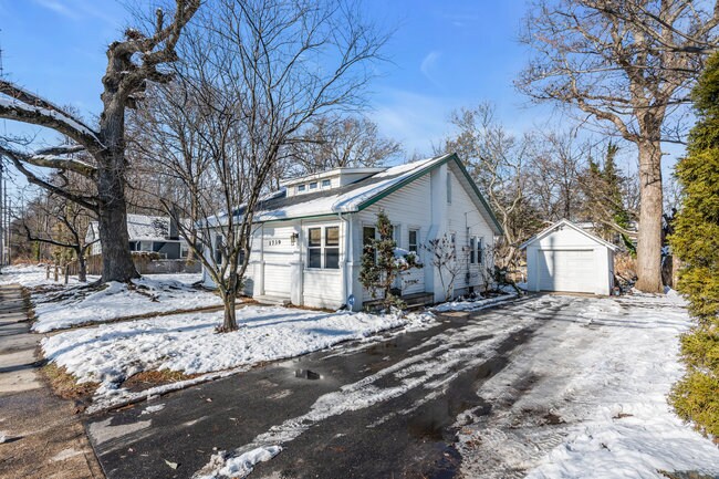 Building Photo - 1739 Asbury Ave