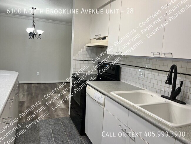 Building Photo - 6100 N Brookline Ave