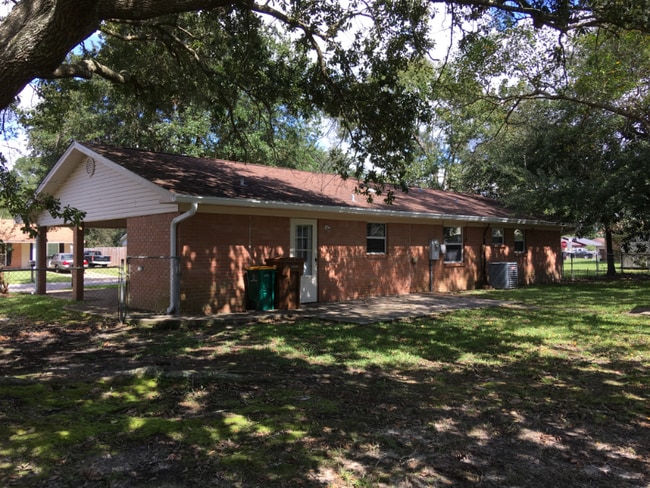 Building Photo - 659 Meadow Dr