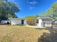 Building Photo - 701 Denton Rd