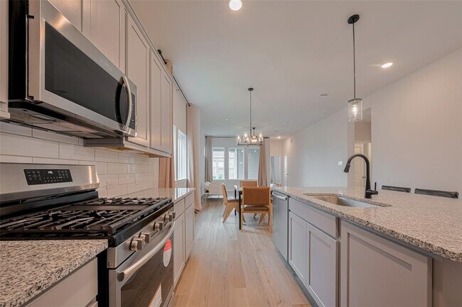 Building Photo - 16331 Verbena Glen Dr