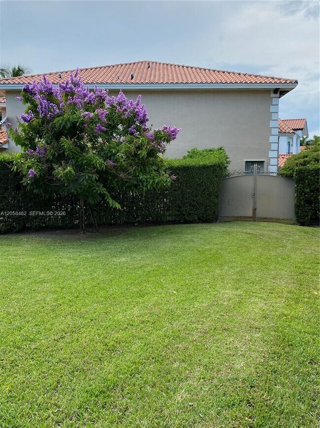 Building Photo - 7888 SW 195th Terrace