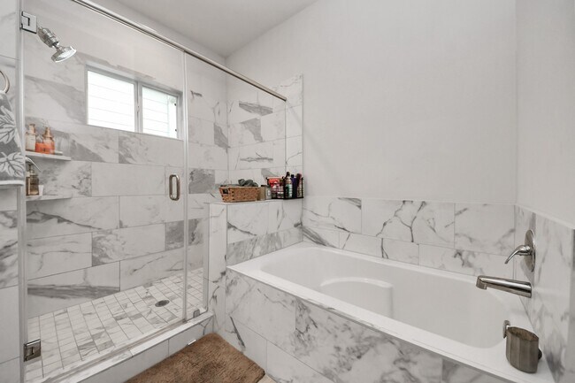 Building Photo - 9448 Kerrwood Ln