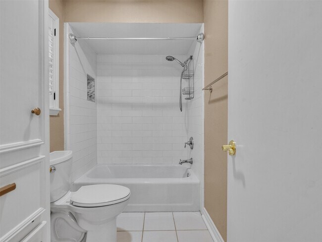 Building Photo - 6702 Moccasin Bend Dr