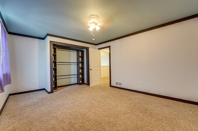 Building Photo - Beautiful 4 bed 3.5 Bath House in NE Fort Collins!