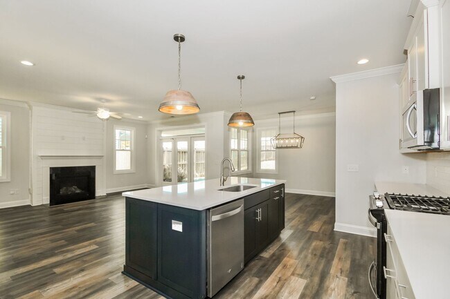 Building Photo - Beautiful 4 bedroom home in Wilmington