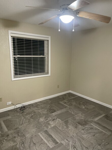 Building Photo - 2560 Lisa Dr