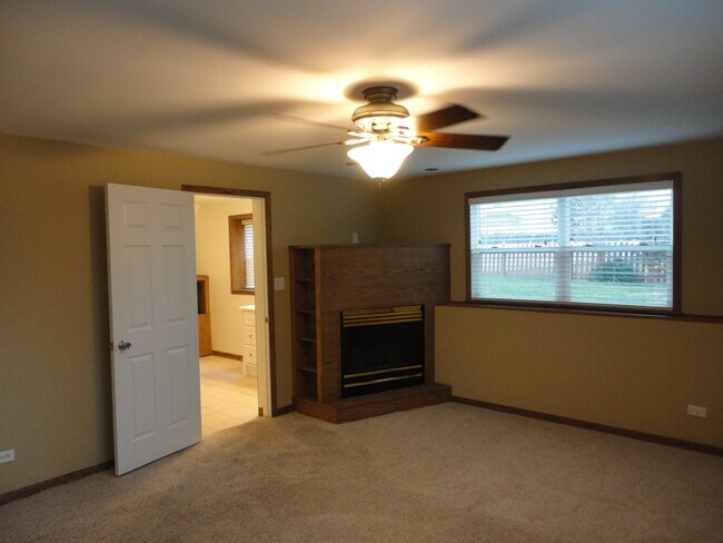 Building Photo - 5213 Aladdin Ct