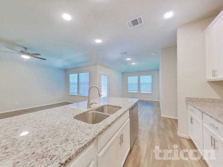 Building Photo - 13507 Emerson Wy