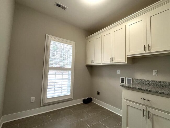 Building Photo - 122 Fargo Dr