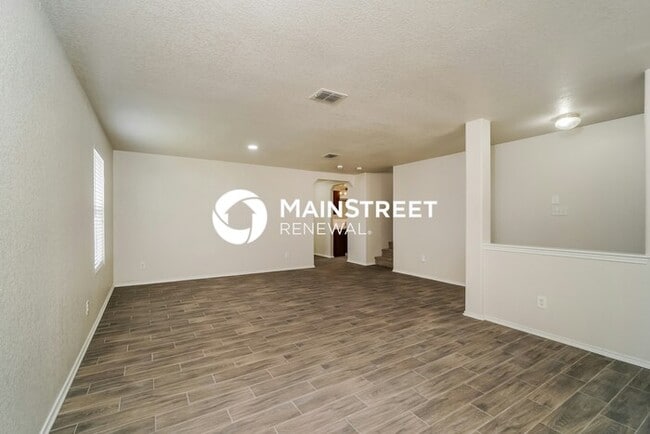 Building Photo - 4 Bedroom Pet-Friendly Home in SCHERTZ, TX with Main Street Renewal