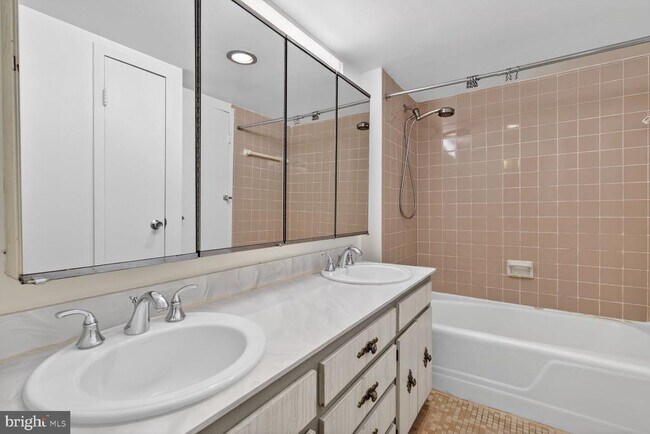 Building Photo - 11801 Rockville Pike