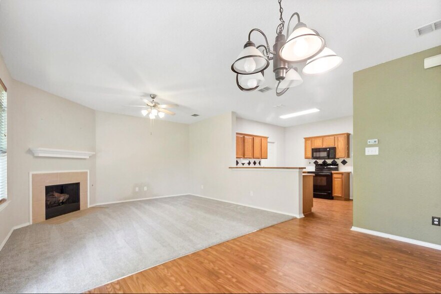 Building Photo - 11705 Pinyon Pine Dr