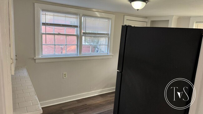 Building Photo - 3706 Montgomery St