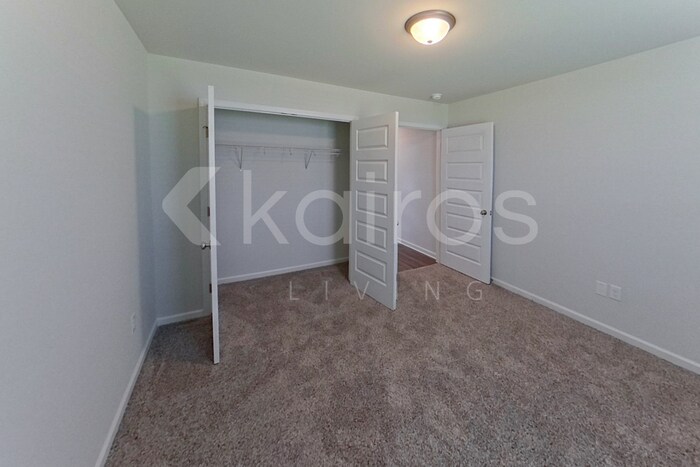Building Photo - 204 Redwood Ct