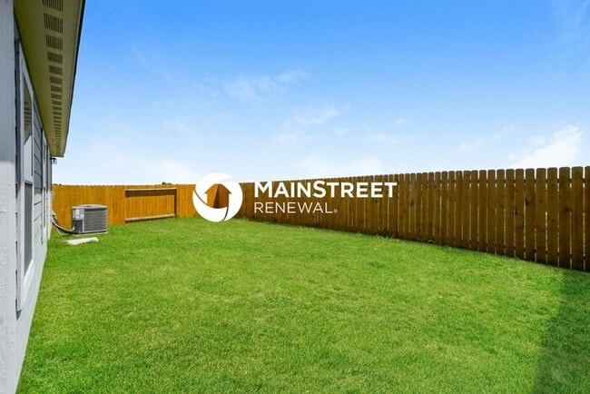 Building Photo - 3 Bedroom Pet-Friendly Home in New Braunfels, TX with Main Street Renewal