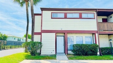 Building Photo - 4016 Woodfern Dr