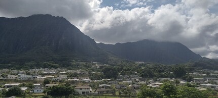 Building Photo - Amazing View 2br,1bath, 1pkg with pool access