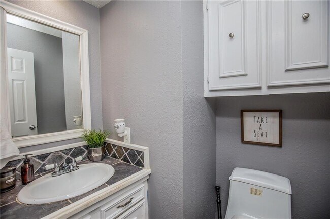 Building Photo - 87 Artesian Way