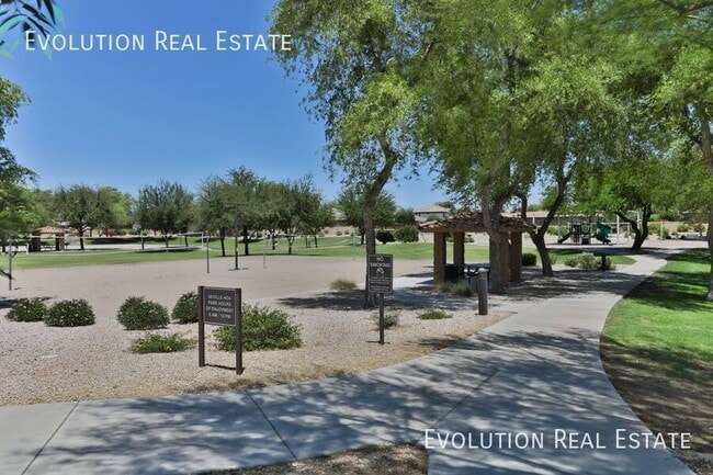 Building Photo - 3067 E Palmdale Ln
