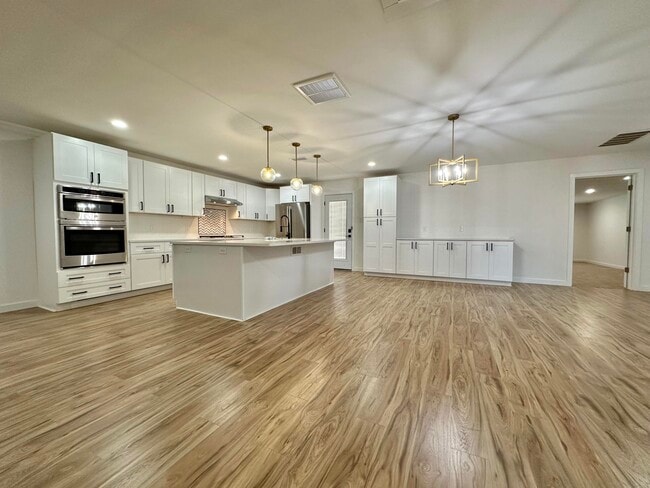 Building Photo - 5426 22nd St