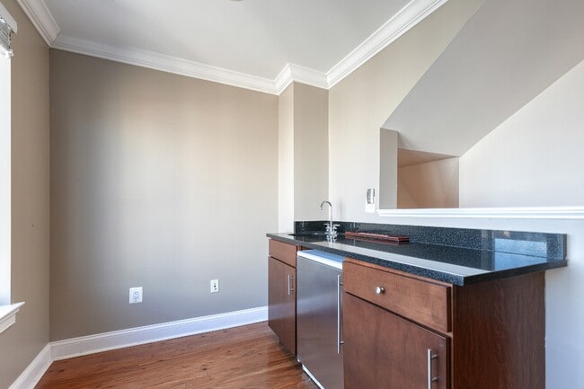Building Photo - 903 Valencia Ct