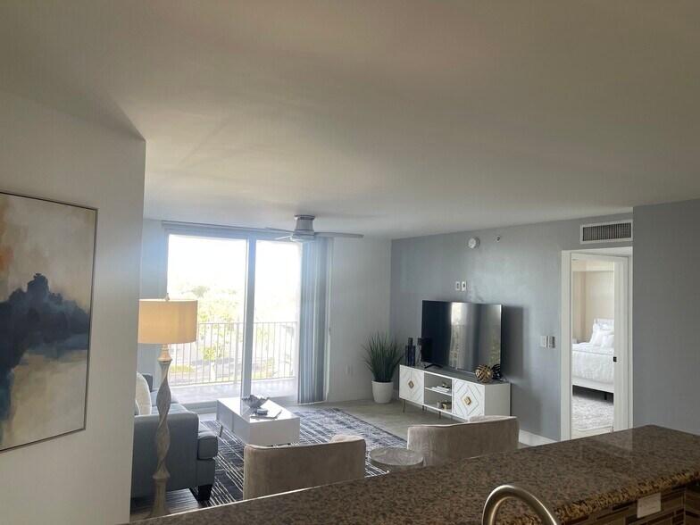 Building Photo - 3594 S Ocean Blvd