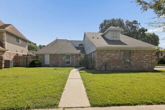 Building Photo - 6915 La Mirada Dr