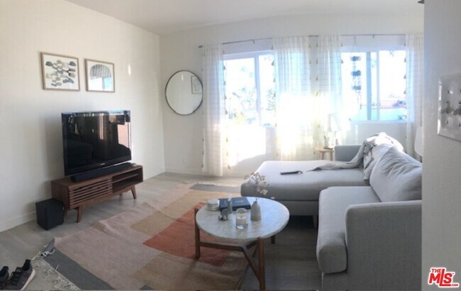 Building Photo - 2106 Pisani Pl