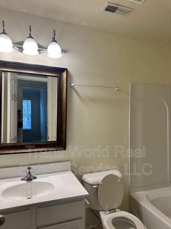 Building Photo - 9821 Alger Trce