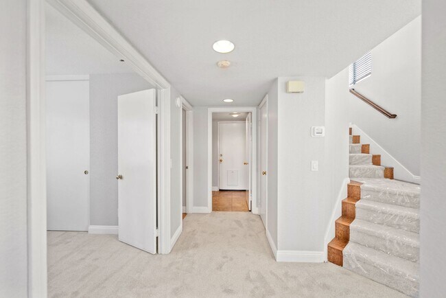 Building Photo - 40115 Starling St
