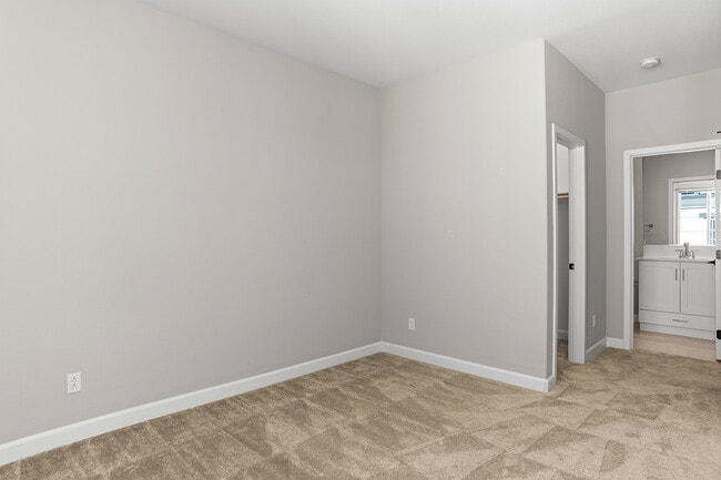 Building Photo - 1219 Sunrise View