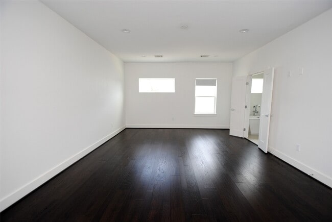 Building Photo - 7707 Jack Oak Ave