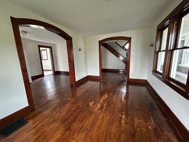 Building Photo - 563 Barkeyville Rd