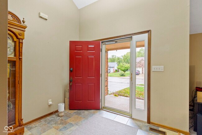 Building Photo - 9161 Champton Dr