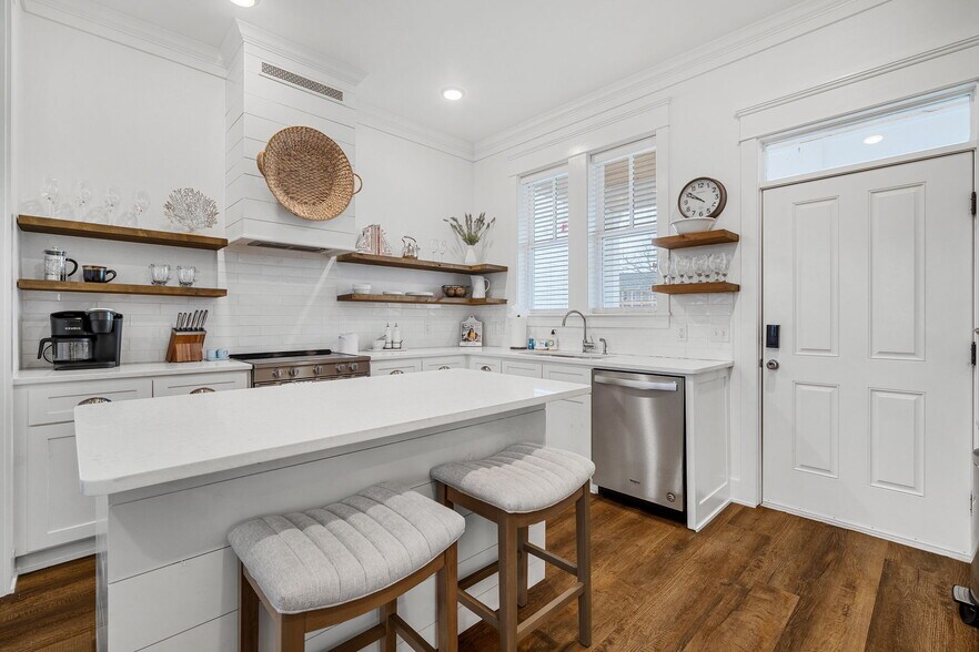 Kitchen - 2019 Loretta Parker Lane