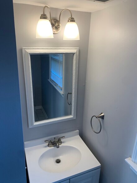 Building Photo - 509 Central Ave