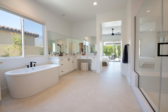 Building Photo - 57535 Cherrywood Pl