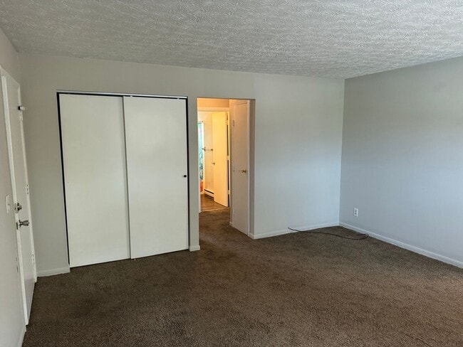 Building Photo - Bright & Fresh 2 Bedroom Apartment – Ready...