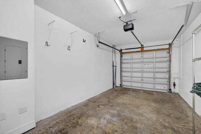 Building Photo - 59 SE Palermo