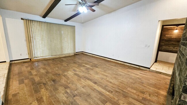 Building Photo - Four Bed/2 Bath Near Lake Hefner