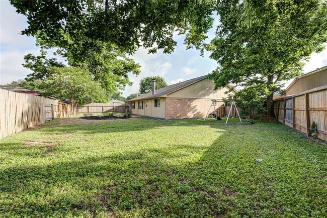 Building Photo - 2311 Pepperweed Dr