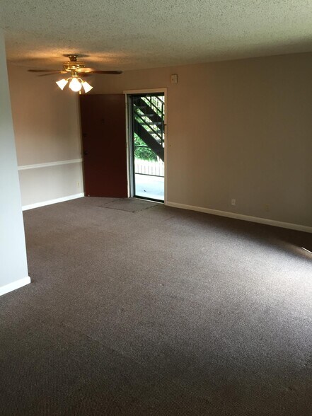 Building Photo - 2929 Selena Dr